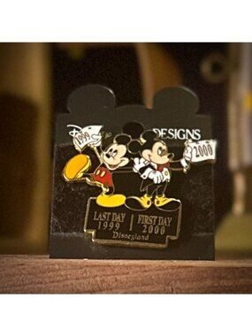 Disney Mickey Mouse Last Day/First Day Celebration Pin1999 to 2000
